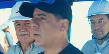 «Un pilote, una viga…»: Alex Char solicita acelerar las obras para mejorar la movilidad en Alameda del Río